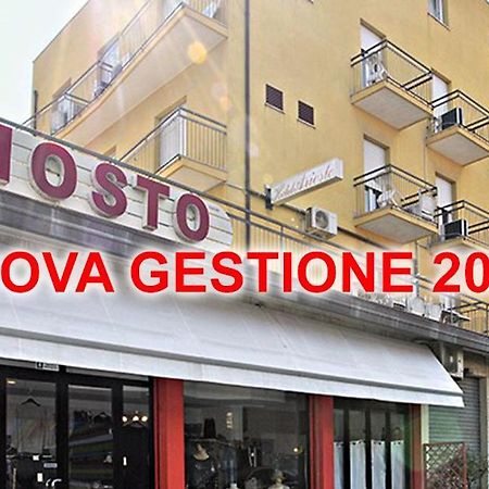 Hotel Ariosto リミニ エクステリア 写真