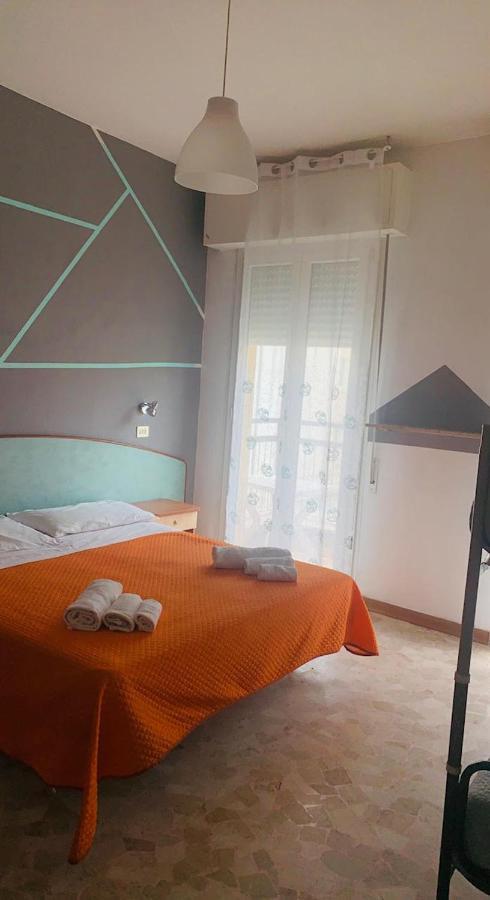 Hotel Ariosto リミニ エクステリア 写真