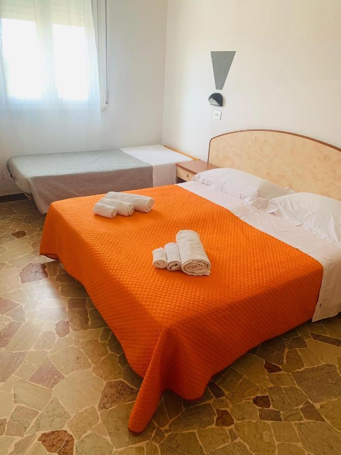 Hotel Ariosto リミニ エクステリア 写真