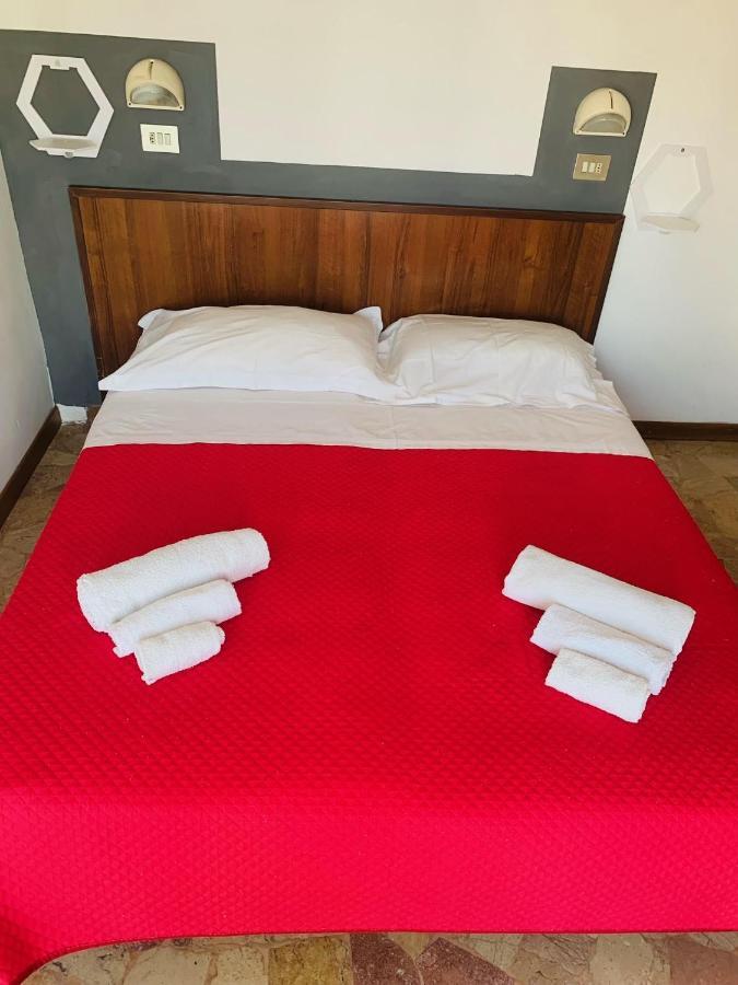 Hotel Ariosto リミニ エクステリア 写真