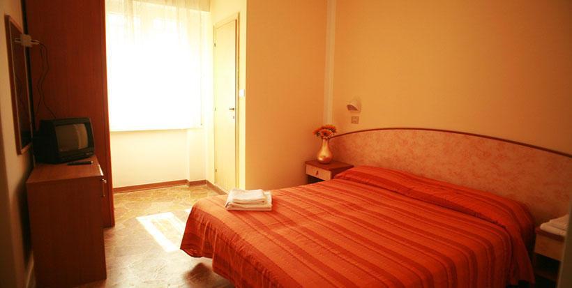 Hotel Ariosto リミニ エクステリア 写真