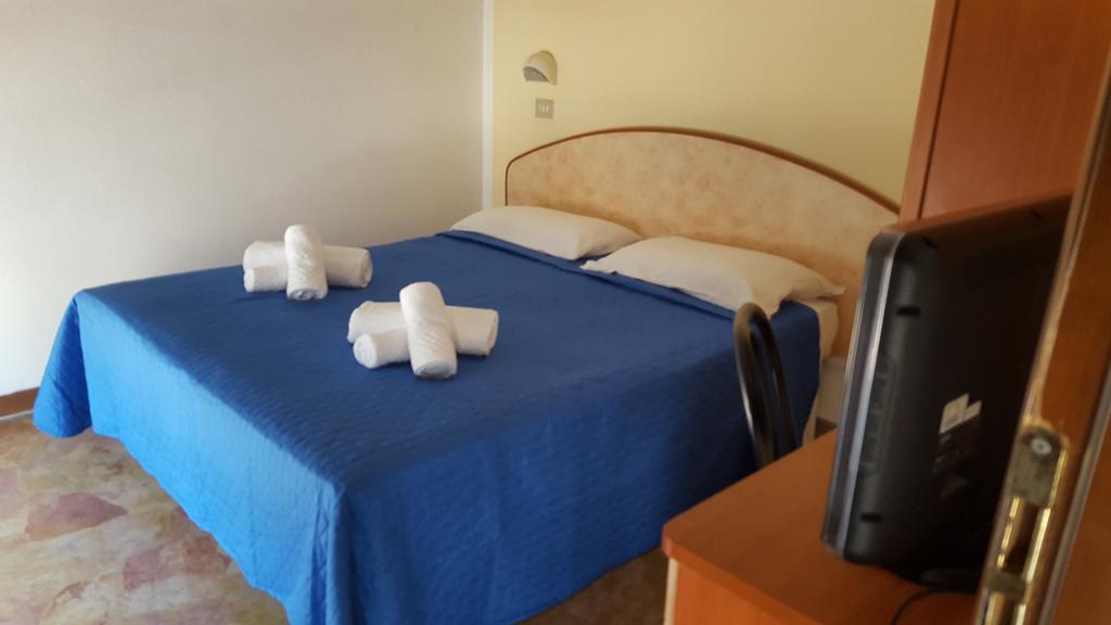 Hotel Ariosto リミニ エクステリア 写真